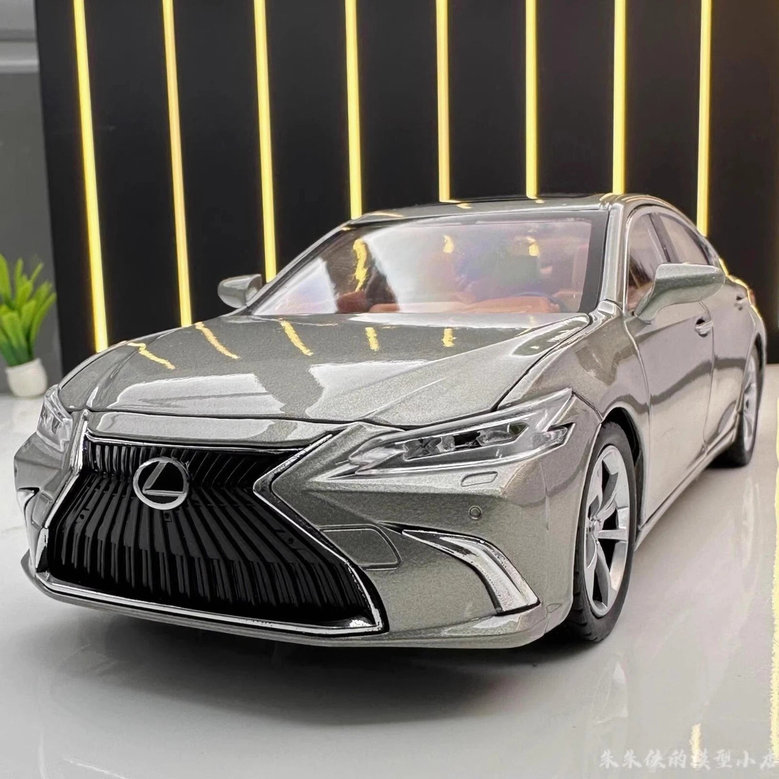 1:24 Diecast Lexus ES300 Luxury Sedan - Image 4