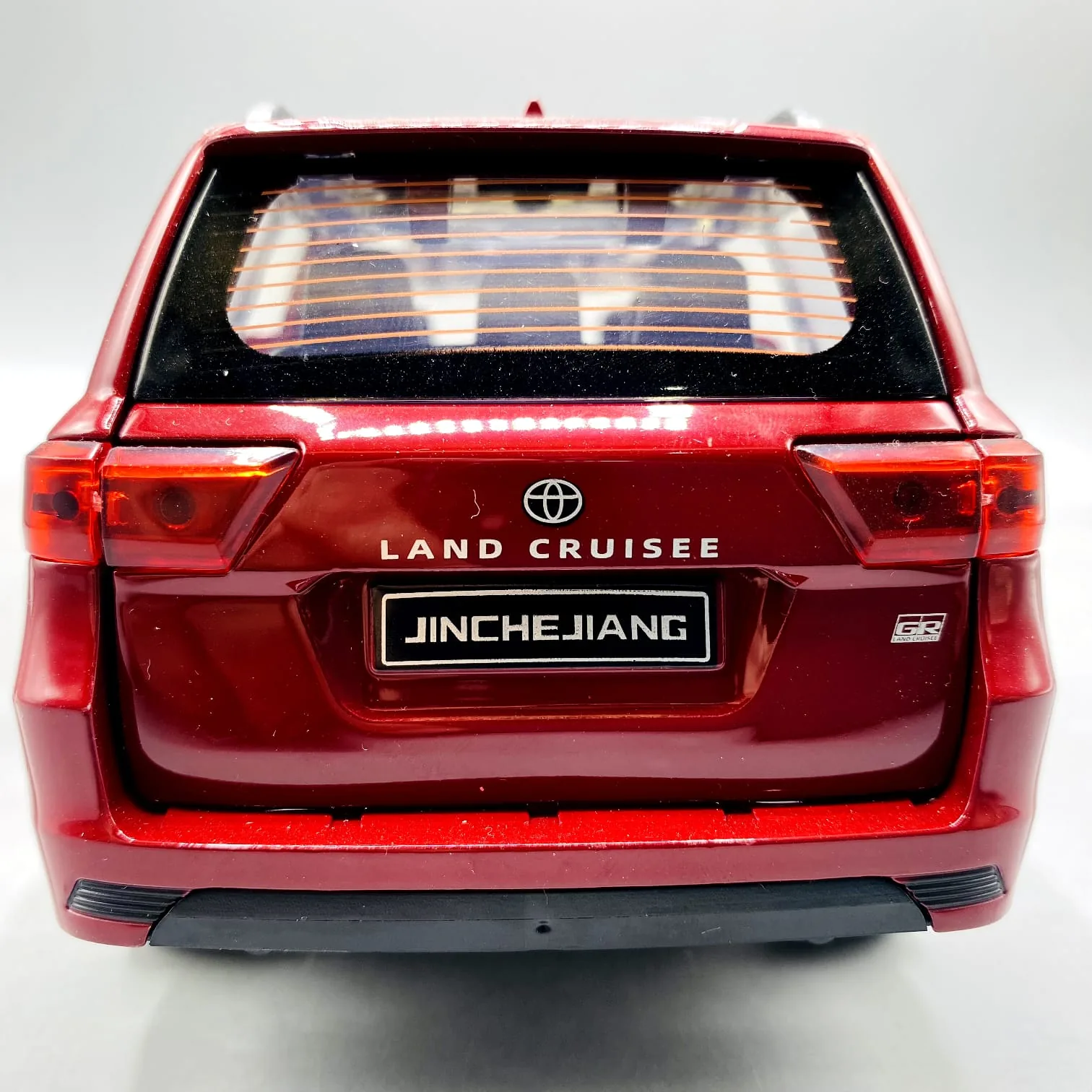1:24 Diecast Toyota Land Cruiser LC300 With Light and Sound - Image 3