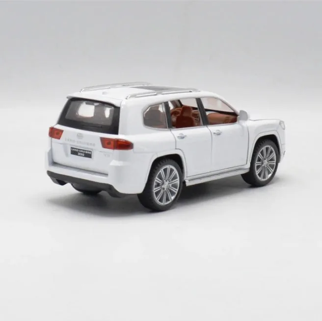 Diecast V8 Land Cruiser Face Lift Model - Image 7