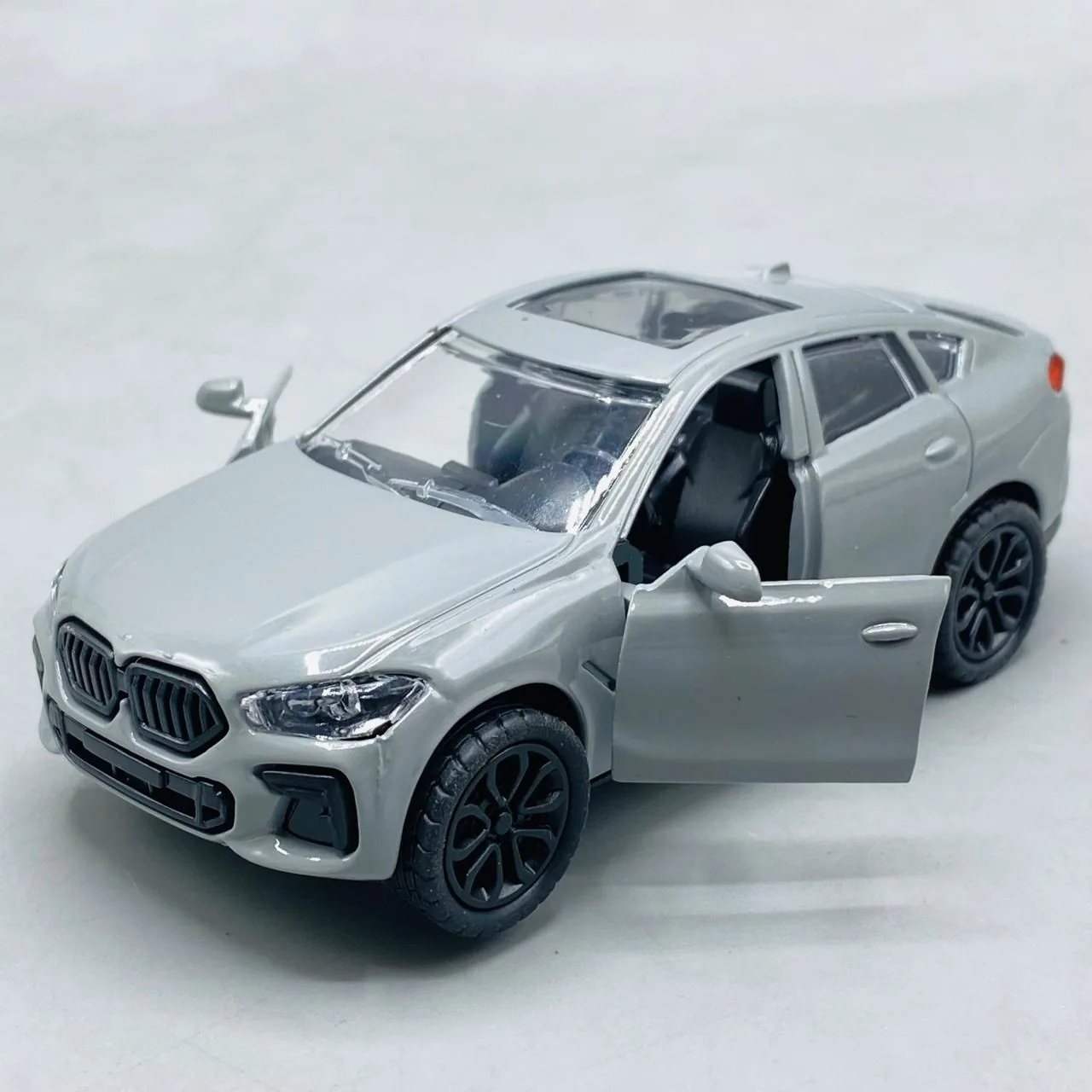 1.38 Scale BMW Solar Power diecast Car - Image 3