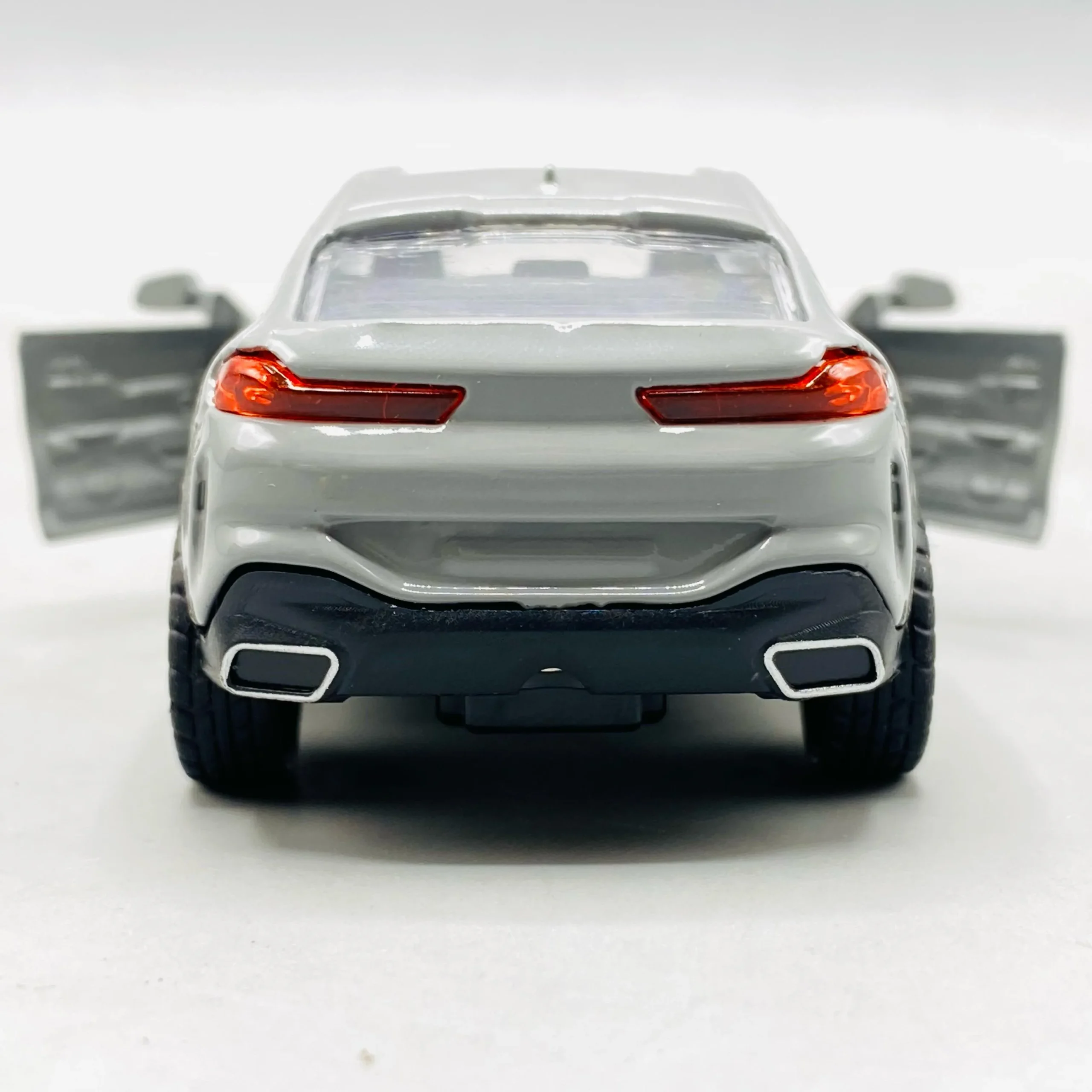 1.38 Scale BMW Solar Power diecast Car - Image 4