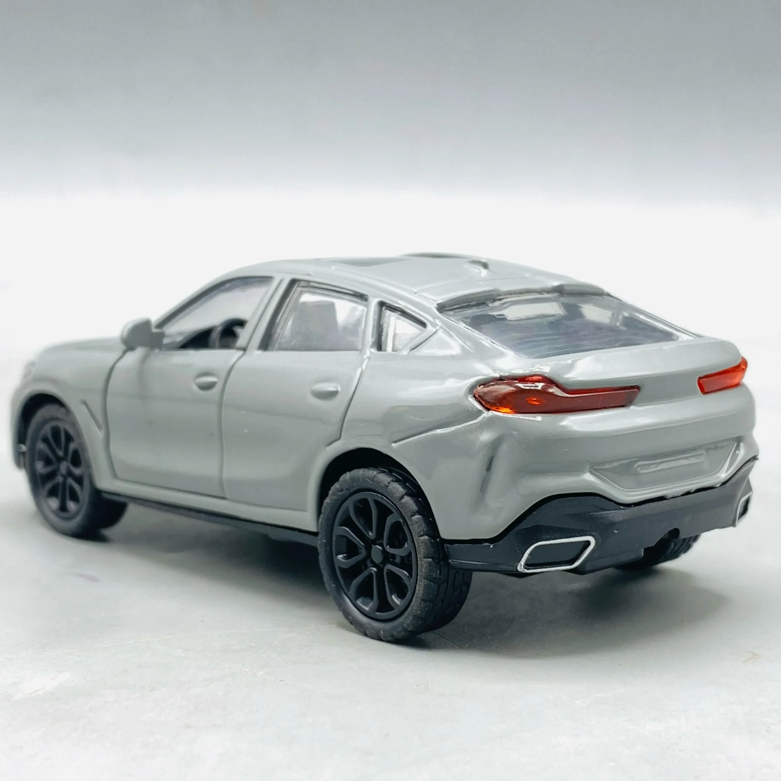 1.38 Scale BMW Solar Power diecast Car - Image 6