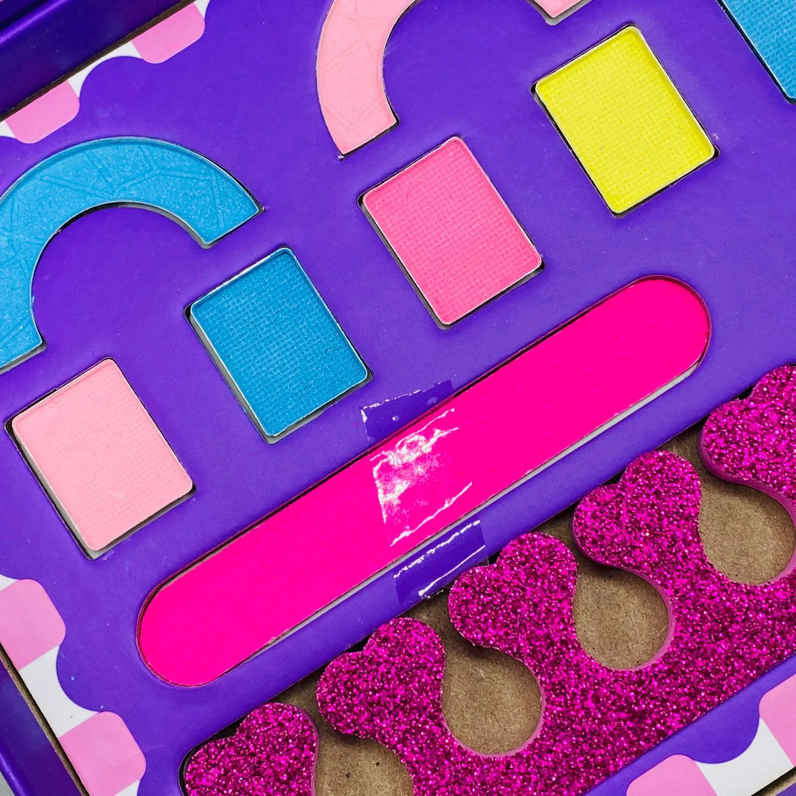 2 in 1 Makeup Kit Box - Image 3