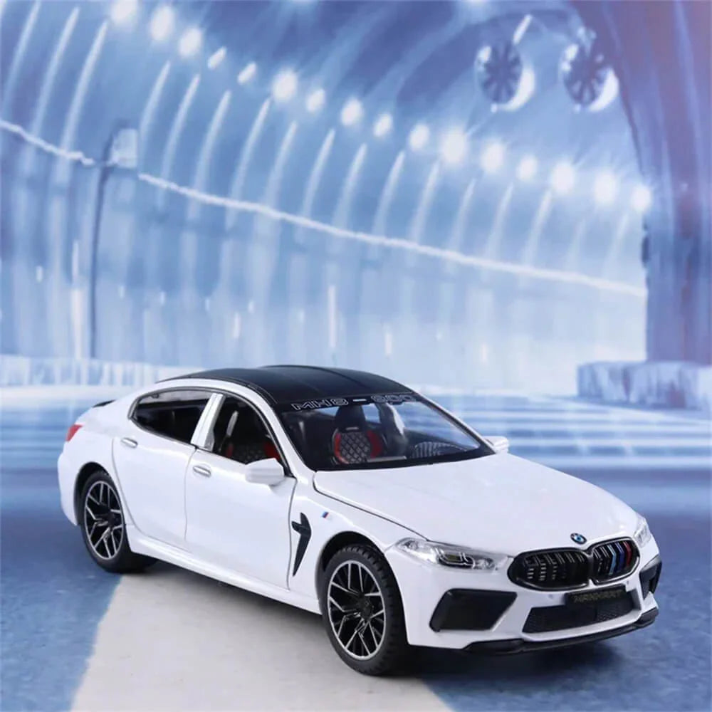 Diecast BMW M8 Car 1:24 Scale - Image 4