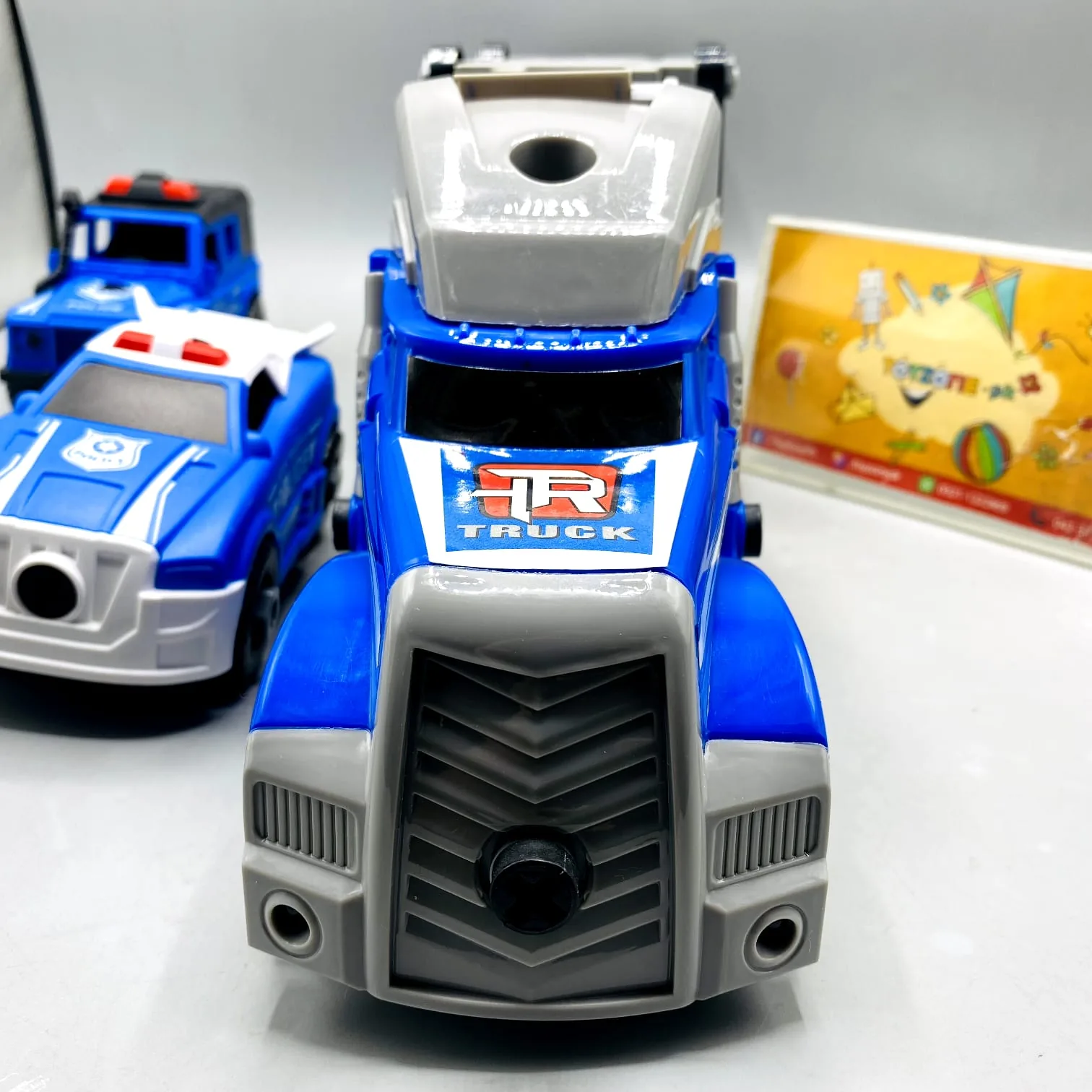DIY Manual Police Detachable Truck Hauler with 3 Cars - Image 5
