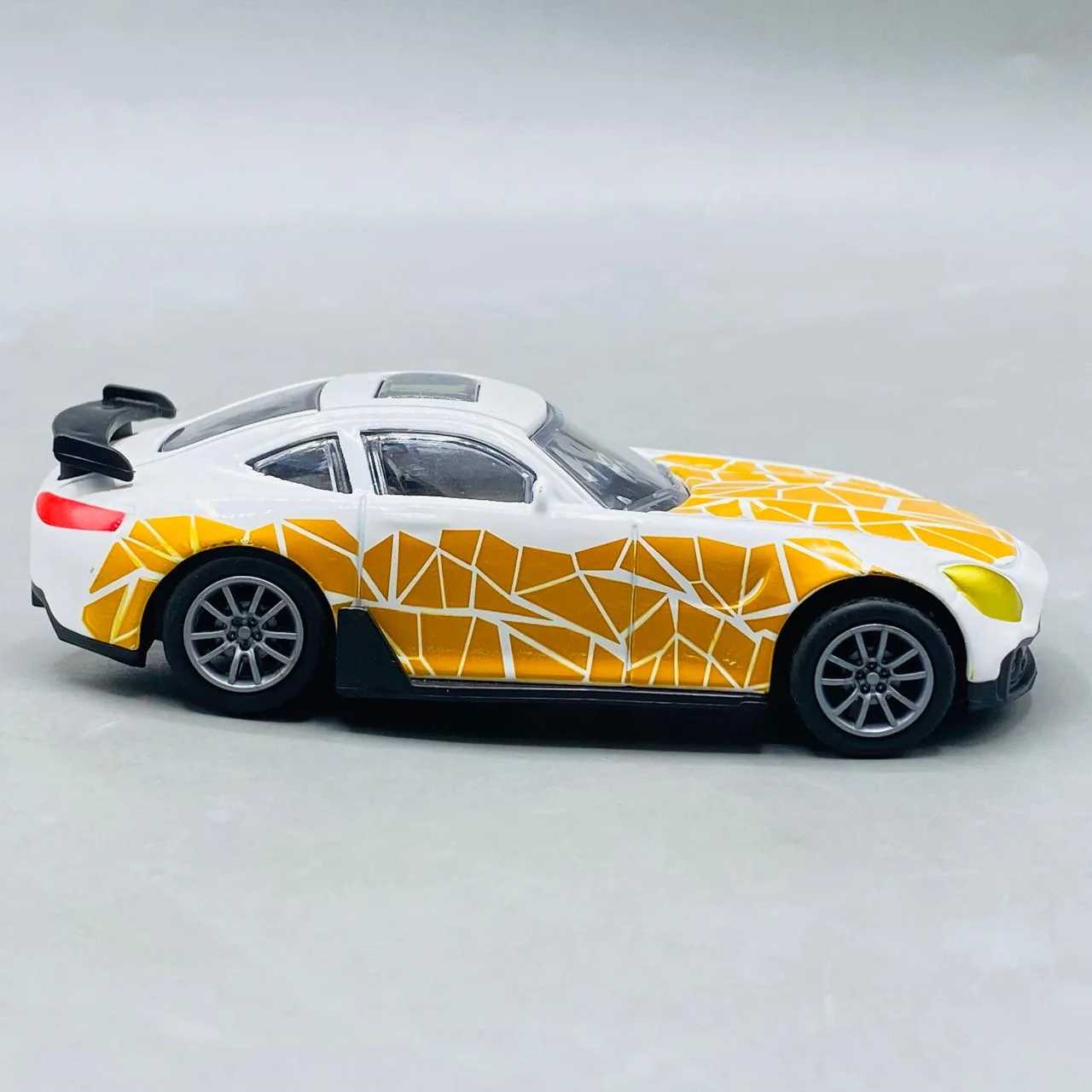 HELI Pocket 1/36 Scale Die-Cast Model Car - Image 5