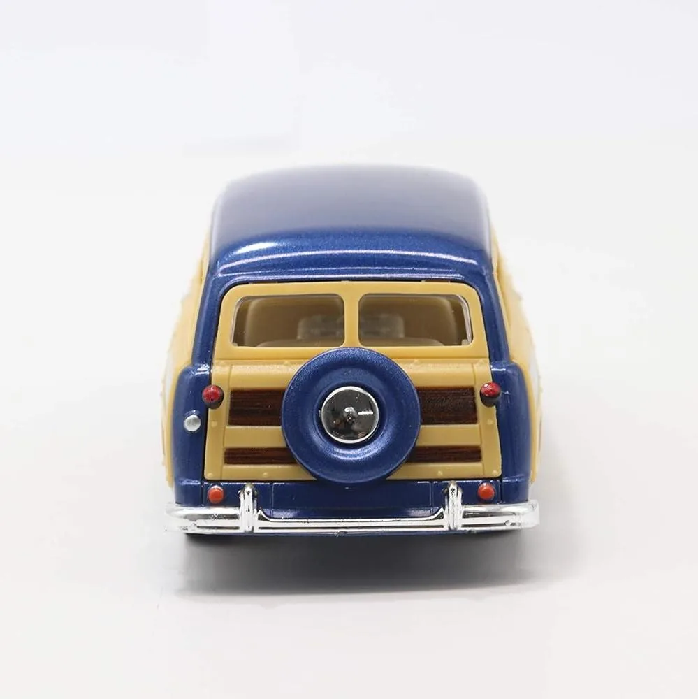 Kinsmart 1949 Ford Woody Wagon - Image 4