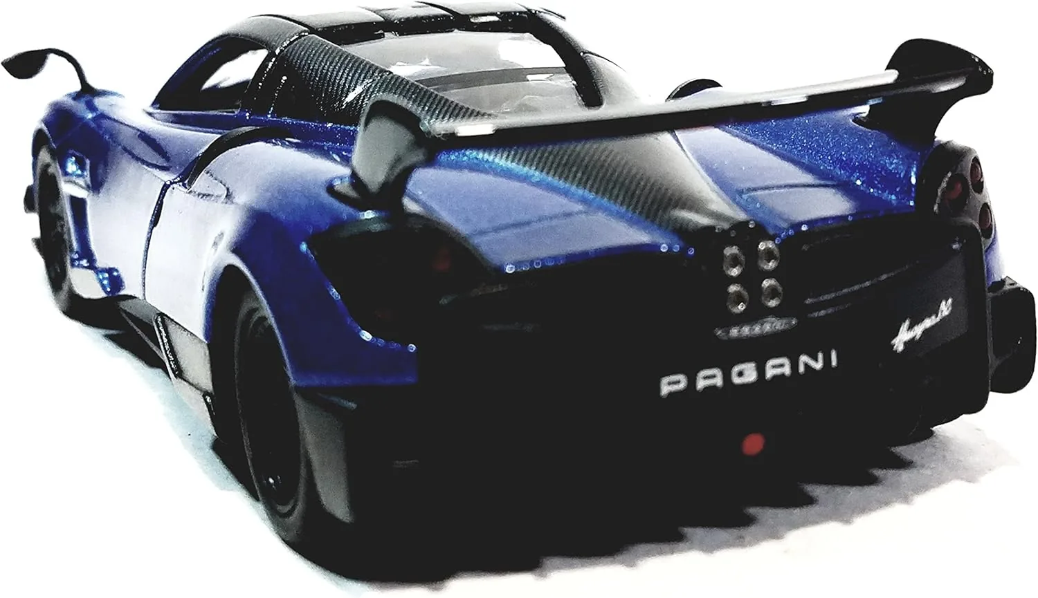 Kinsmart 2016 Pagani Huayra - Image 6