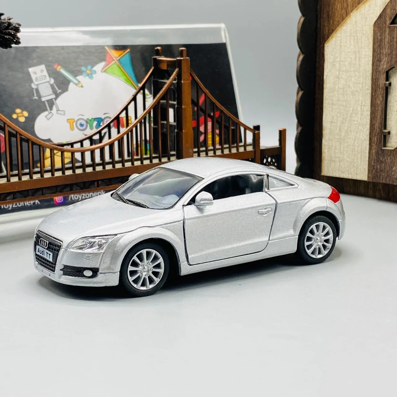 KINSMART Audi TT Coupe - Image 5