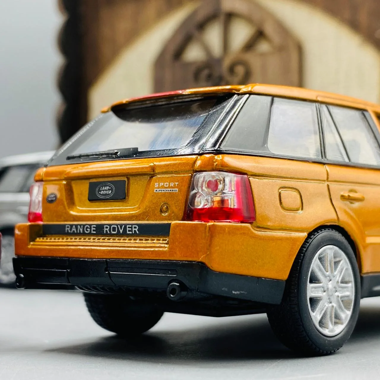 KINSMART Range Rover Sport - Image 10