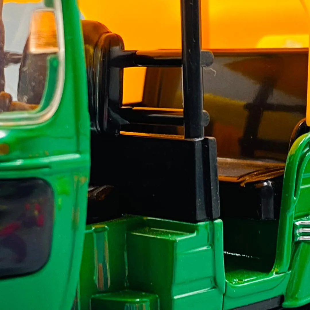 Metal Miniature CNG Auto Rickshaw - Image 9