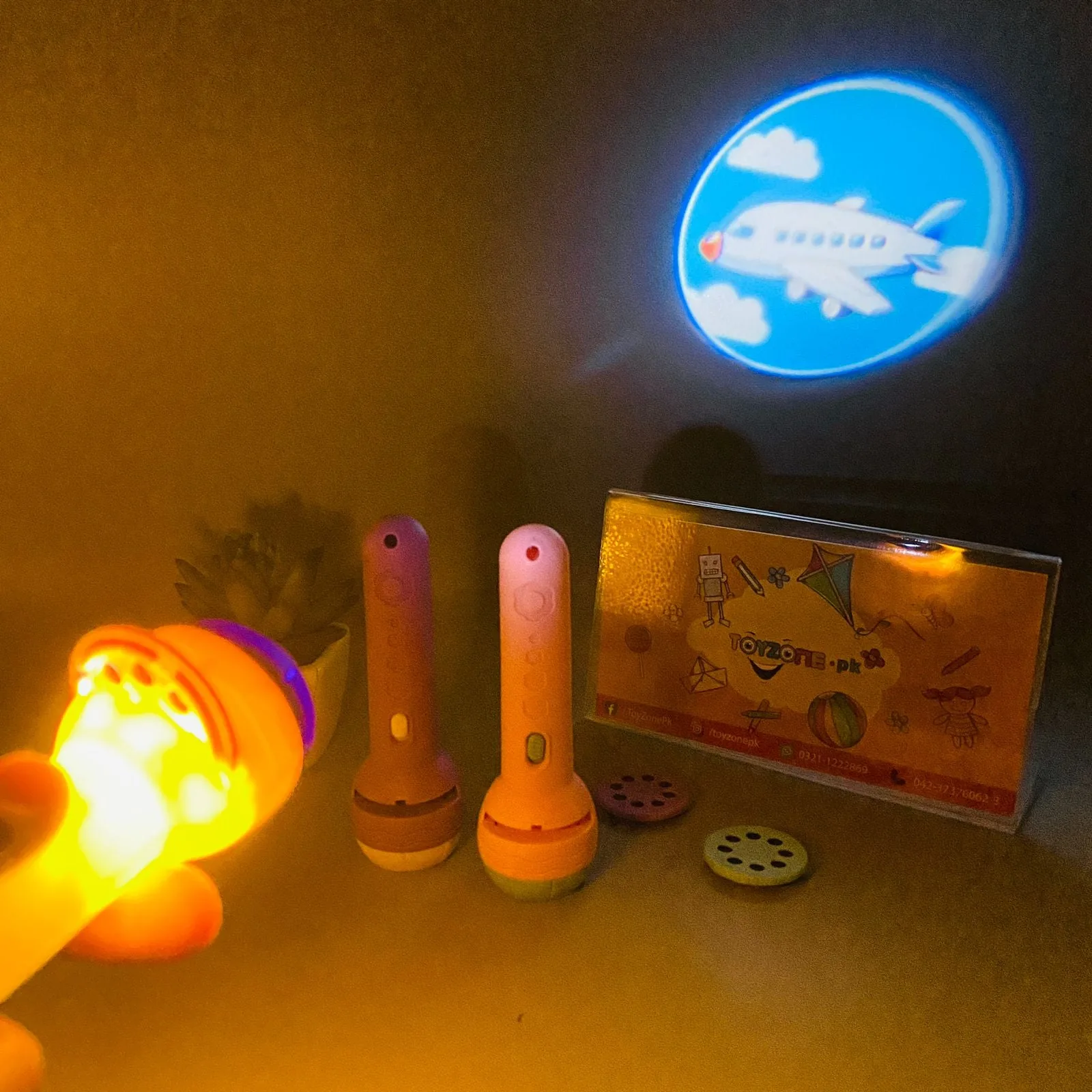 Mini Flashlight Projector Slide Projector Toy - Image 9