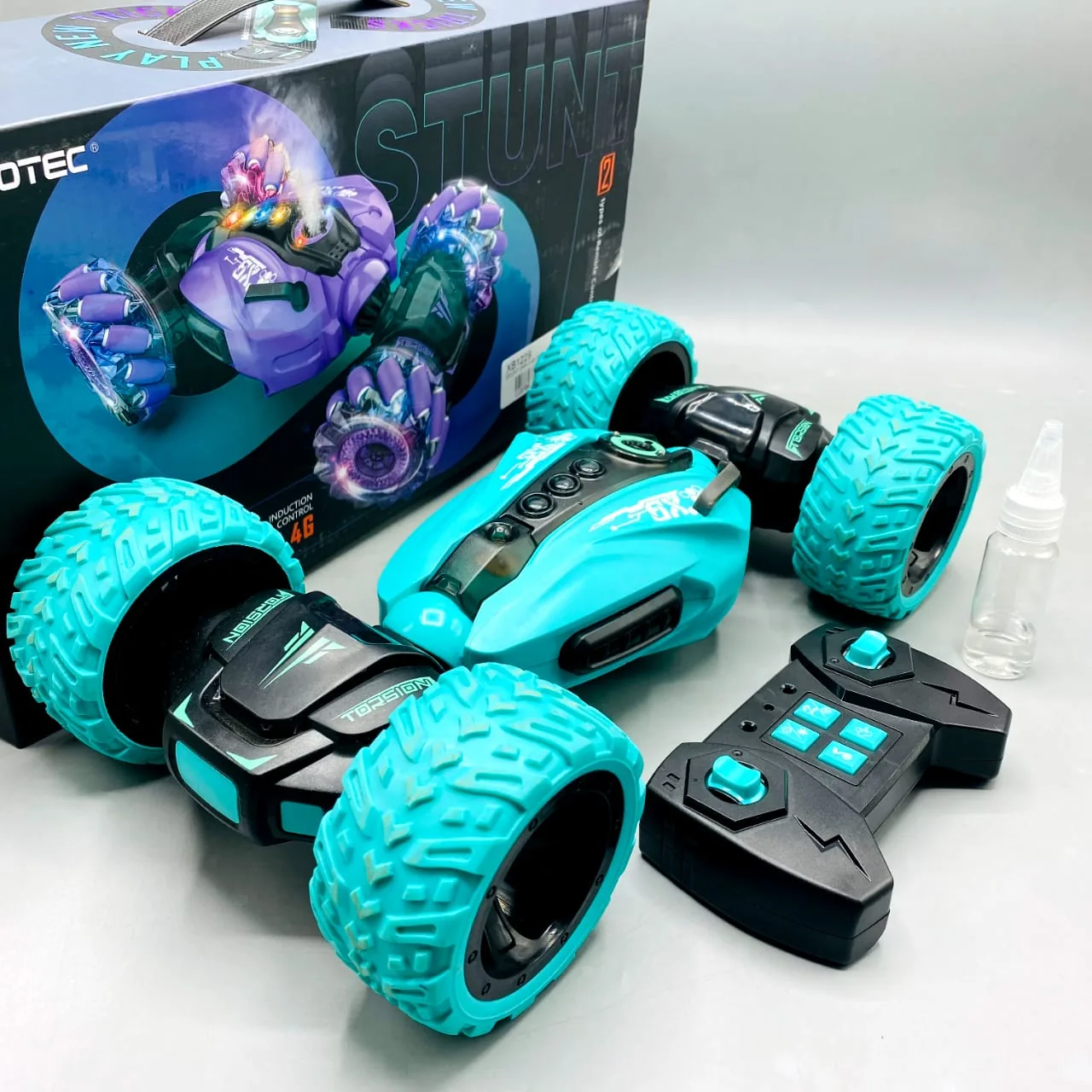 Remote Control Stunt Car With Smoke Effect And Light And Sound - Image 5