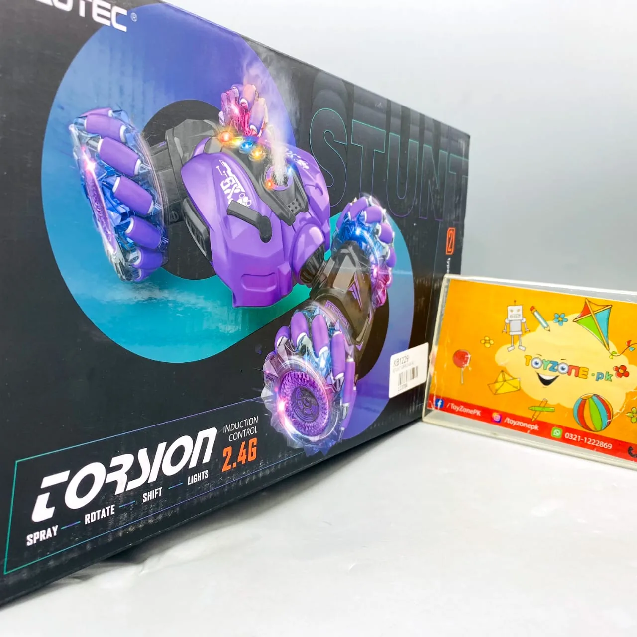 Remote Control Stunt Car With Smoke Effect And Light And Sound - Image 7