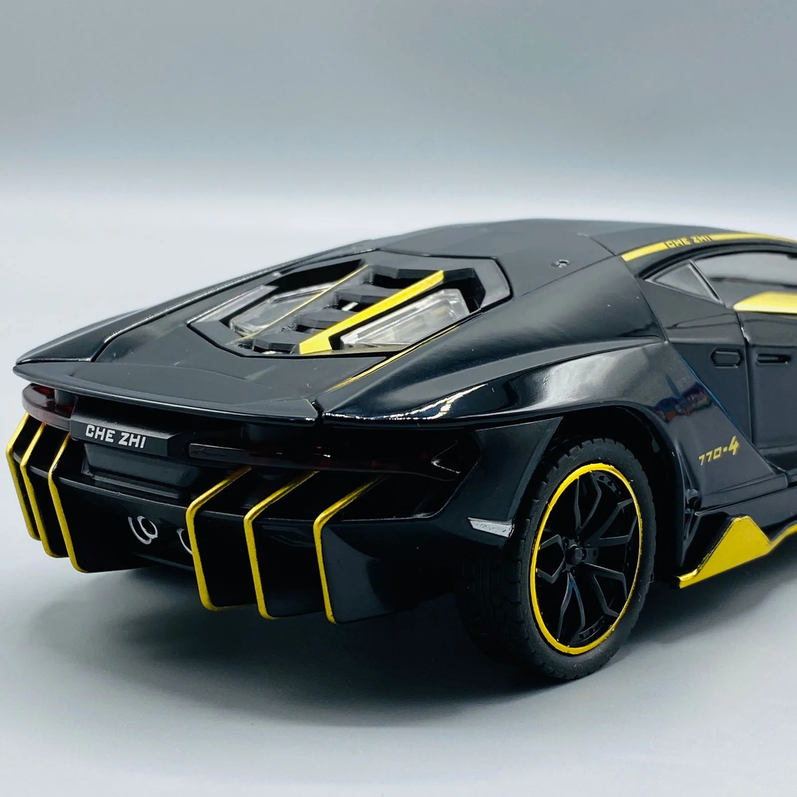 Metal Body Lamborghini Centenario with Light & Sound 1:24 Scale - Image 19