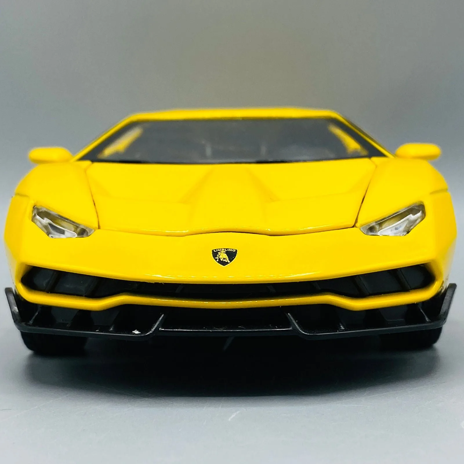 Metal Body Lamborghini Centenario with Light & Sound 1:24 Scale - Image 31